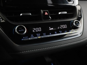 Suzuki Swace Kombi 1.8 Hybrid 122KM 2022 Suzuki Swace Comfort+ hybryda grzane fotele kamera, zdjęcie 25