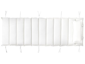 Деревянный садовый шезлонг с кремовой подушкой