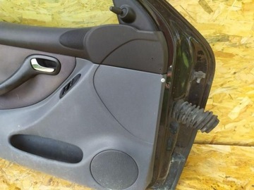 DVEŘE LEVÉ PŘEDNÍ L041 SEAT TOLEDO II 2