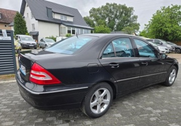 Mercedes Klasa C W203 Sedan W203 1.8 (C 200 Kompressor) 163KM 2004 Mercedes-Benz Klasa C Swiezo sprowadzony Zarejestrowany. 1.8 Benzyna, zdjęcie 19