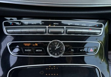 Mercedes Klasa E W213 Kombi 2.0 220d 194KM 2016 Mercedes-Benz Klasa E E 220D AUTOMAT 195KMLED perfekcyjny zarejestrowa, zdjęcie 31