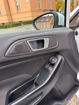 Ford Fiesta VII 2013 Ford Fiesta 1.25 benzyna Biała perełka, zdjęcie 12