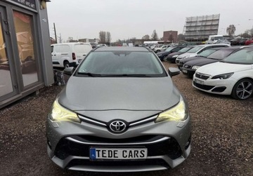Toyota Avensis III Wagon Facelifting 2015 1.8 Valvematic 147KM 2017 Toyota Avensis 1.8 Benzyna 147KM, zdjęcie 1