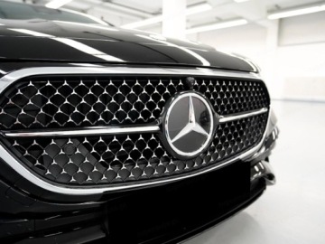 Mercedes Klasa E W214 Sedan 2.0 220d 197KM 2025 E Klasa 220 d 4-Matic AMG 2.0 (197KM) 2025, zdjęcie 4