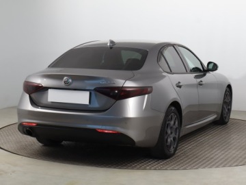 Alfa Romeo Giulia II Sedan 2.0 Turbo 200KM 2018 Alfa Romeo Giulia 2.0 Turbo, Salon Polska, zdjęcie 4
