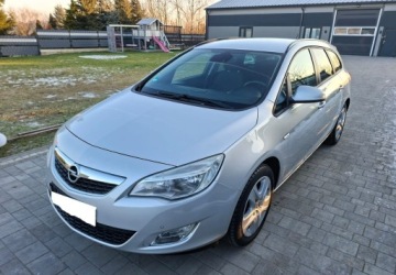 Opel Astra J Sports Tourer 1.4 Turbo ECOTEC 120KM 2011 Opel Astra Opel Astra J Opel Astra J 1.4 2011r - Super Stan 1.4