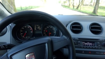 Seat Ibiza IV Hatchback 5d Facelifting 1.2 70KM 2013 .. Klimatyzacja .. Stan BDB .. Doświetlanie zakrętów .. Kontrola trakcji, zdjęcie 13