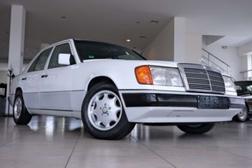 Mercedes W124 Sedan 2.0 118KM 1991 Mercedes-Benz W124 (1984-1993) 2.0 Benzyna 118KM, zdjęcie 3