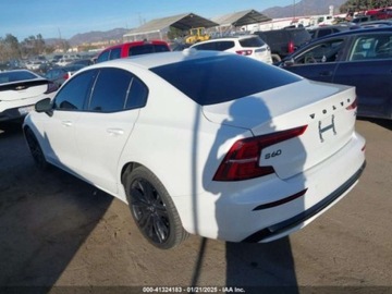 Volvo S60 III 2024 Volvo S60 B5 Plus Black Edition 2024 2.0l 2.0 Benzyna 247KM, zdjęcie 3