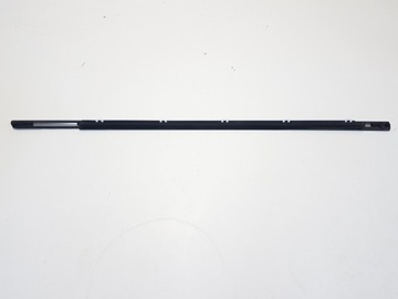 IONIQ Скребок передней правой двери 19