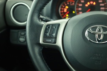 Toyota Yaris III Hatchback 5d 1.33 Dual VVT-i 99KM 2012 Toyota Yaris 1.33 Dual VVT-i, Salon Polska, zdjęcie 11