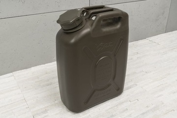 JEEP WRANGLER АВТОМОБИЛЬНЫЙ КАННИСТР С ВОРОНКОЙ 19 ЛЕТ