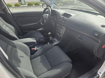 Toyota Avensis II Kombi 1.8 VVT-i 129KM 2004 Toyota Avensis kombi, zdjęcie 5