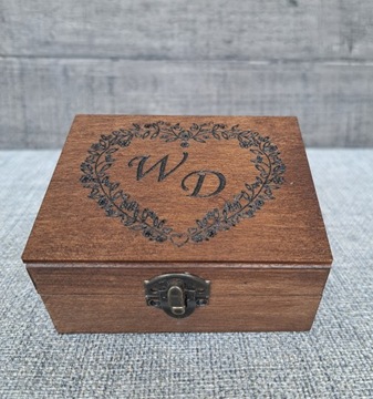 Pudełko na obrączki, drewniane, mech, inicjały