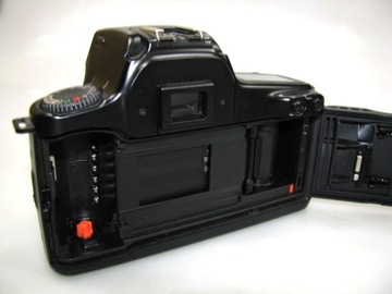 КАМЕРА CANON EOS 1000 FN — корпус