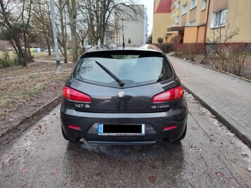 Alfa Romeo 147 Hatchback 1.6 i 16V T.Spark 120KM 2006 Alfa Romeo 147 Alfa Romeo 147 1,6 benzyna Zamiana 1.6 Benzyna 120KM, zdjęcie 15