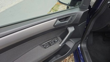 Volkswagen Touran III 1.6 TDI 110KM 2016 Volkswagen Touran 1,6 TDI 110 KM NAVI klimatronic OPLACONY 1.6 Diesel, zdjęcie 6