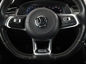 Volkswagen Passat B8 Variant 1.8 TSI BlueMotion Technology 180KM 2018 Volkswagen Passat R-Line DSG virtual cocpit navi, zdjęcie 20