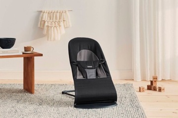 LEŻACZEK BALANCE SOFT CZARNY SZARY BABYBJORN