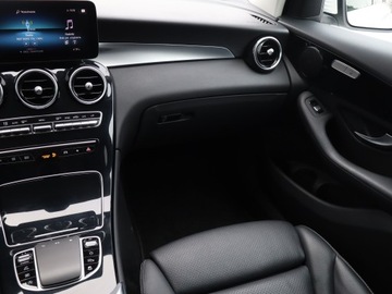 Mercedes GLC C253 SUV Facelifting 2.0 200d 163KM 2022 Mercedes GLC GLC 200 d 4MATIC, Salon Polska, zdjęcie 7