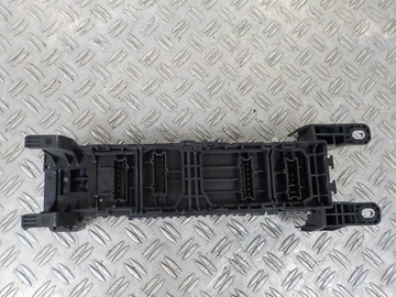 VITO W447 SKRZYNKA BEZPIECZNIKÓW 14-19 A4475460046