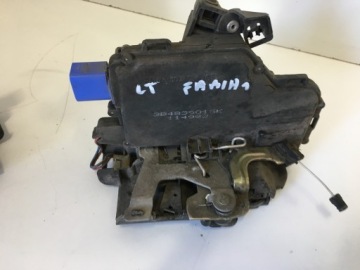 ЗАМОК ЗАДНИЙ ПРАВЫЙ 3B4839016K VW POLO IV 9N