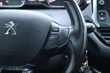 Peugeot 2008 I SUV Facelifting 1.2 PureTech 110KM 2018 Peugeot 2008 1.2 PureTech, Salon Polska, Automat, zdjęcie 17