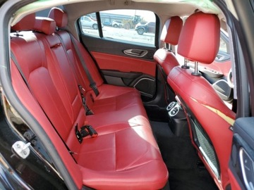 Alfa Romeo Giulia II Sedan Facelifting 2.0 Turbo 280KM 2021 Alfa Romeo Giulia Sport, 2021r., 2.0L 2.0 Benzyna 280KM, zdjęcie 8