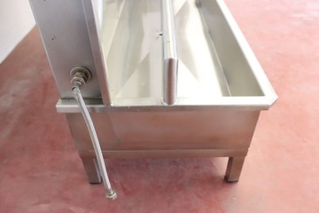 Стенка для полоскания одежды мясника