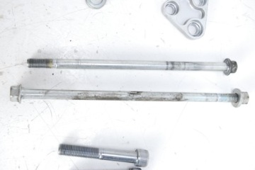 Винт крепления двигателя YAMAHA FJR 1300 16-