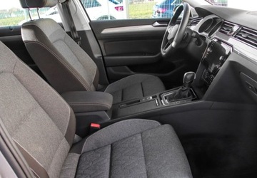 Volkswagen Passat B8 Variant Facelifting 2.0 TDI SCR 200KM 2023 Volkswagen Passat 2.0TDI 200KM Business DSG, Nawigacja Satelitarna, Podgrz, zdjęcie 12