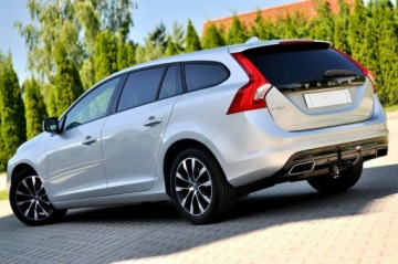 Volvo V60 I Kombi Facelifting 2.0 D2 DRIVE-E 120KM 2017 Volvo V60 LiFT 2,0 Disel Bi Xenon Ledy Skóra, zdjęcie 1