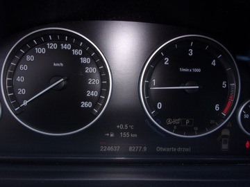 BMW Seria 5 F10-F11 2014 BMW 520 Turing Automat, zdjęcie 15