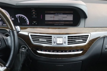 Mercedes Klasa S W221 Limuzyna Facelifting 4.7 V8 (500 BlueEFFICIENCY) 435KM 2011 Mercedes S S 500, Przejechał tylko 34600 KM, zdjęcie 11