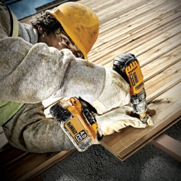DEWALT Комплект COMBO 18 В DCD796 DCG405 2x5 Ач, чемодан TsTAK DCK2080P2T-QW