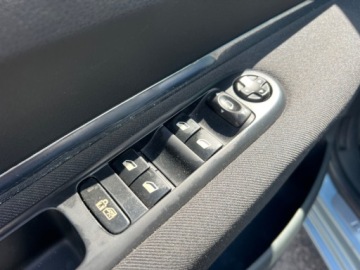 Peugeot 5008 I Minivan 1.6 HDi FAP 110KM 2011 Peugeot 5008 AUTOMAT NAWIGACJA KLIMATYZACJA PARKTRONIC TEMPOMAT PANORAMA D, zdjęcie 12