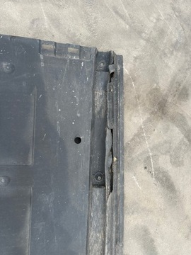 КРЫШКА ШАССИ ПРАВАЯ AUDI A4 B8 8K0825208D