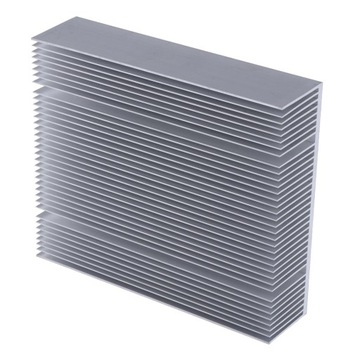 Алюминиевый радиатор 130x38x150 мм.