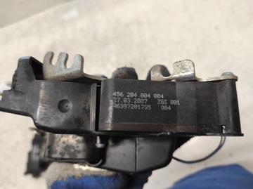 MERCEDES VITO W639 03- ZÁMEK PRAVÝ PŘEDNÍ 4PIN A6397201735