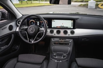 Mercedes Klasa E W213 All-terrain Facelifting 2.0 E220d 194KM 2021 Mercedes E E 220 d 4MATIC, Salon Polska, zdjęcie 2