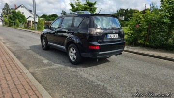 Mitsubishi Outlander II 2.0 DID DOHC 140KM 2007 Mitsubishi Outlander Mitsubishi Outlander 2.0tdi 4X4 Nawigacja 2.0 Diesel, zdjęcie 4
