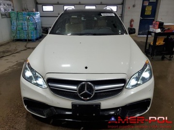 Mercedes Klasa E W212 2014 Mercedes-Benz Klasa E _E63_AMG_4Matic_V8_5.5 L_577 km_2014r 5.5 Benzyna, zdjęcie 4