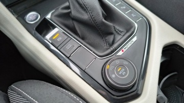 Volkswagen Tiguan II SUV Facelifting 2.0 TDI 200KM 2022 Volkswagen Tiguan Elegance 2.0TDI 200KM 4X4 ACC Pa, zdjęcie 26