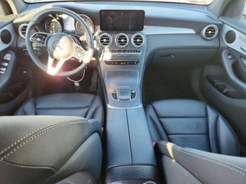 Mercedes GLC C253 2021 Mercedes-Benz GLC 300 4Matic 2021 2.0 Benzyna 255KM, zdjęcie 8