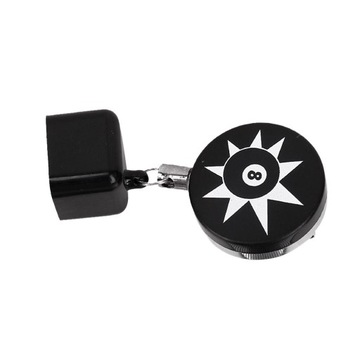 Выдвижной держатель для мела из черной резины с ремешком.