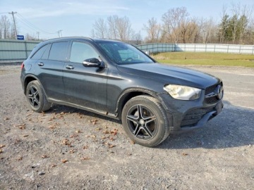 Mercedes GLC C253 2021 Mercedes-Benz GLC 2021 MERCEDES-BENZ GLC 300 4MATIC 2.0 Benzyna 250KM, zdjęcie 3