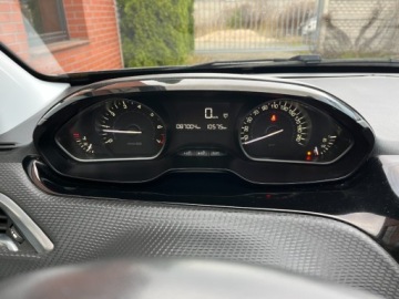 Peugeot 2008 I SUV Facelifting 1.2 PureTech 82KM 2019 Peugeot 2008 1.2 benzyna 83 KM zarejestrowany w PL zadbany mozliwa zam, zdjęcie 8