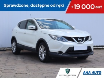 Nissan Qashqai II Crossover 1.2 DIG-T 115KM 2015 Nissan Qashqai 1.2 DIG-T, Navi, Klima