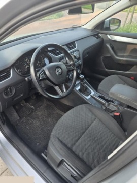Skoda Octavia III Kombi 1.6 TDI 110KM 2015 Skoda Octavia 1.6 TDI Ambition 110KM 2015r, zdjęcie 8