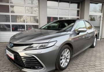 Toyota Camry IX Sedan 2.5 Hybrid Dynamic Force 218KM 2021 Toyota Camry Salon Polska, Serwis ASO, Gwarancja, FV-23 2.5 Hybryda 218KM, zdjęcie 23
